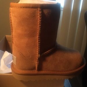 UGG Boots ( 8T )